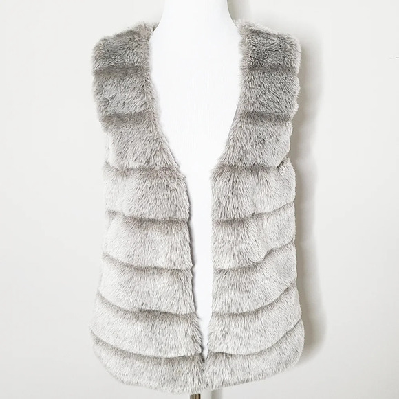 Joie Jackets & Blazers - Joie Andrina Gray Faux Fur Vest S